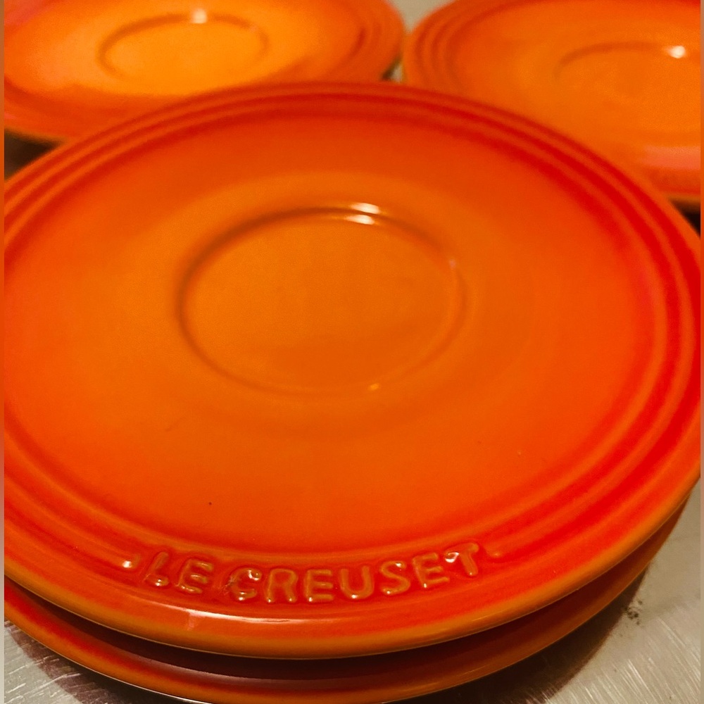 Le Creuset Flame saucer Plates - Picture 2 of 5